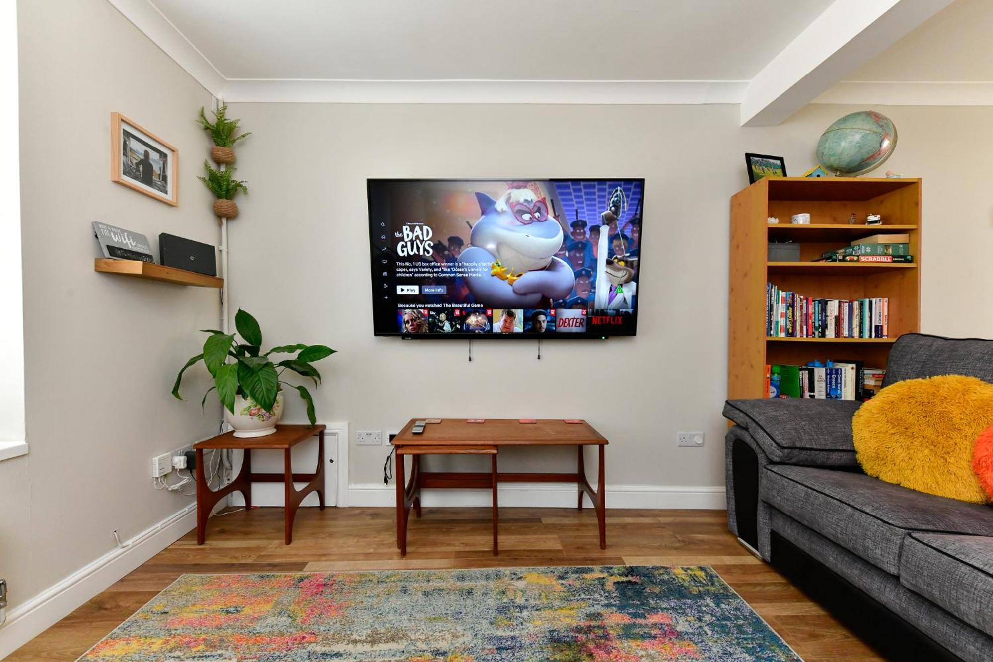 Free Parking - Heart Of The City - Superb Townhouse & Garden - Peaceful Area But Only 5Min Walk To Beach, Shops, Bars, Arena, Marina, Parks Swansea Exterior photo