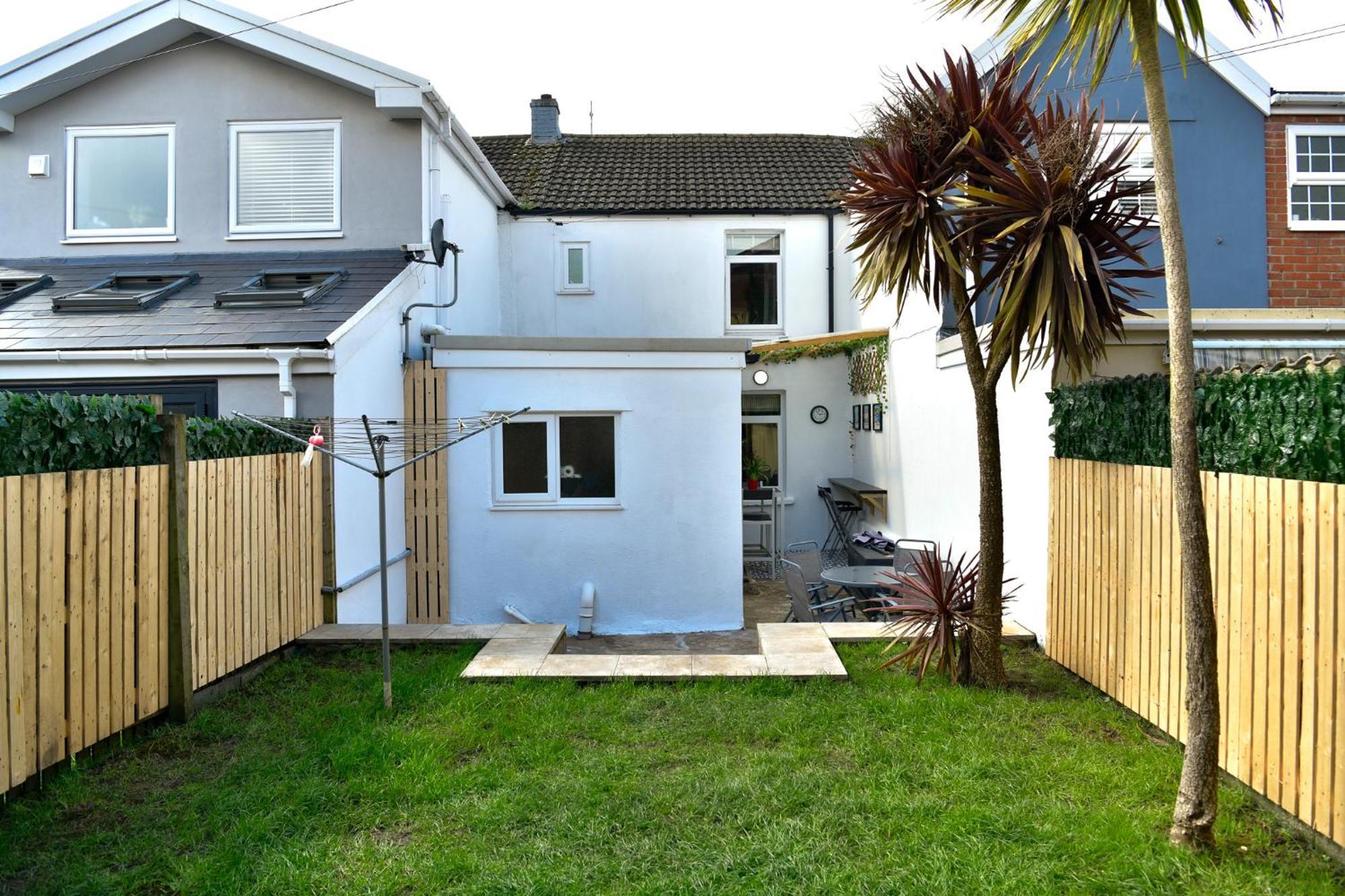 Free Parking - Heart Of The City - Superb Townhouse & Garden - Peaceful Area But Only 5Min Walk To Beach, Shops, Bars, Arena, Marina, Parks Swansea Exterior photo